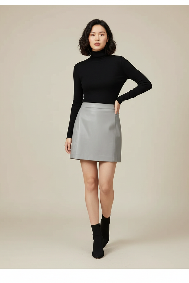 Jupe En Cuir Et Bottines